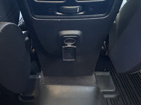 Used 2018 Ford Escape SE w/ Ford Safe & Smart Package image 14