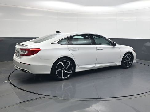 Used 2022 Honda Accord Sport image 4