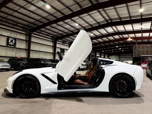 Used 2016 Chevrolet Corvette Stingray Coupe w/ 2LT Preferred Equipment Group image 7