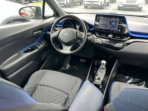Used 2021 Toyota C-HR XLE FWD image 9