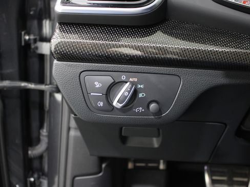 Used 2022 Audi SQ5 Premium w/ Convenience Package image 11