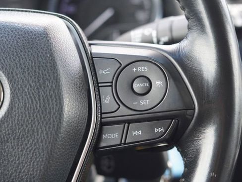 Used 2020 Toyota Camry SE w/ Carpet Mat Package FWD image 18