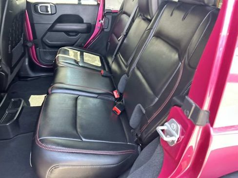 Used 2022 Jeep Wrangler Unlimited Rubicon w/ Steel Bumper Group AWD/4WD image 18