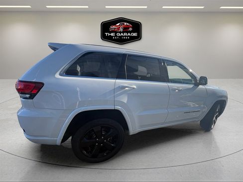 Used 2015 Jeep Grand Cherokee Altitude image 13