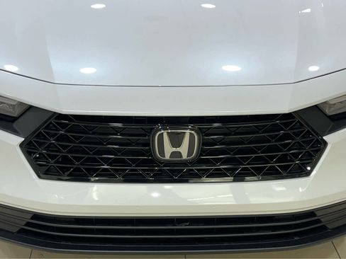 New 2025 Honda Accord LX image 4