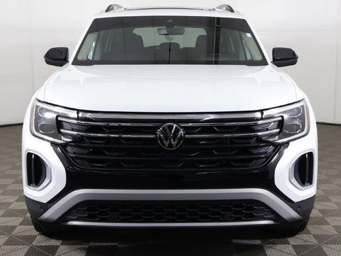 Used 2024 Volkswagen Atlas Peak Edition SEL AWD/4WD image 14