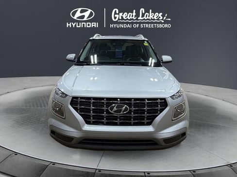 Used 2022 Hyundai Venue SEL FWD image 8