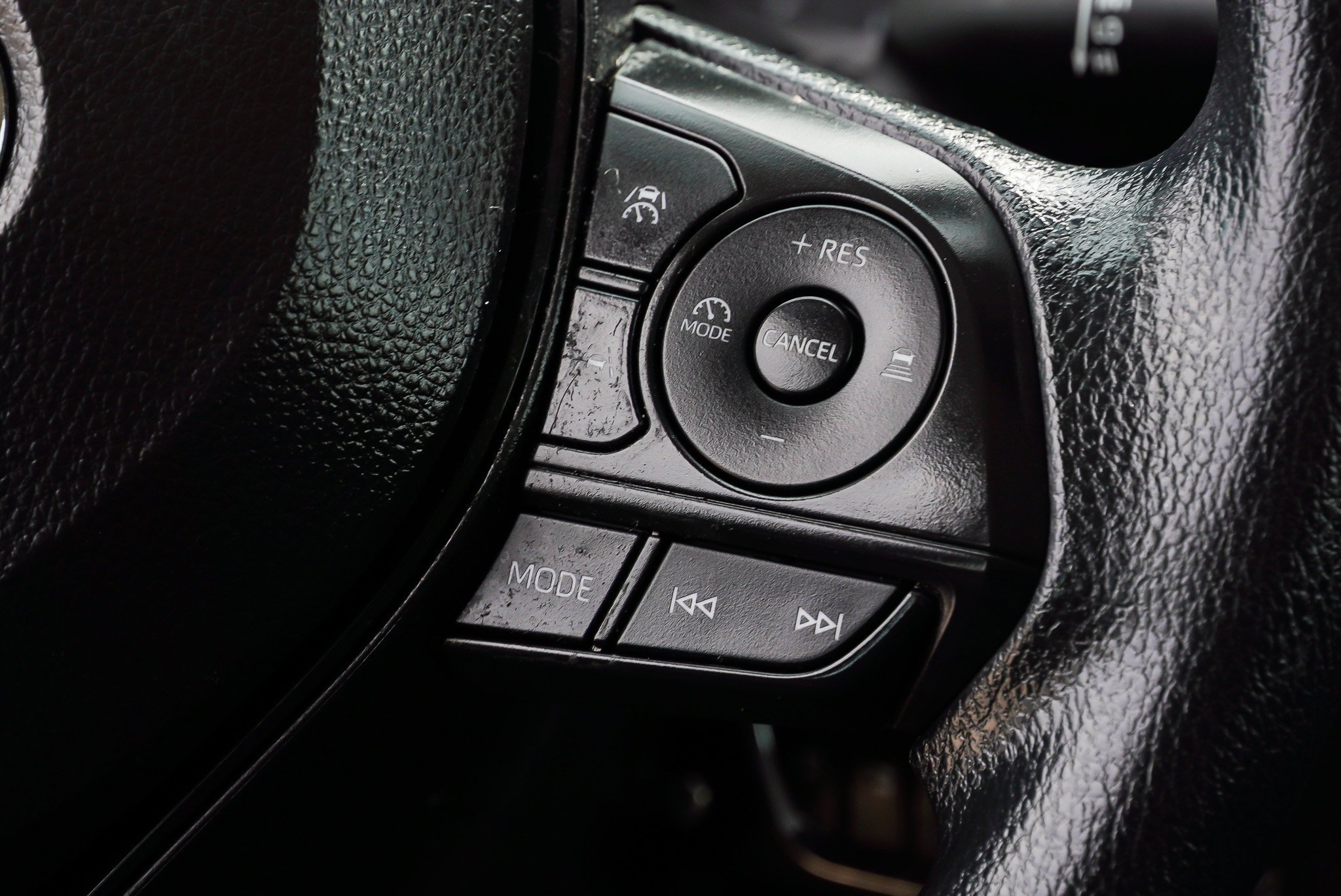 Used 2025 Toyota Corolla LE FWD image 32