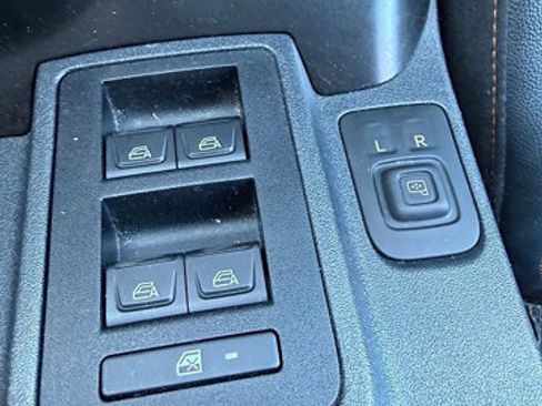 Used 2023 Ford Bronco Badlands image 48