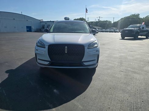 Used 2025 Lincoln Corsair AWD w/ Equipment Group 101A image 2