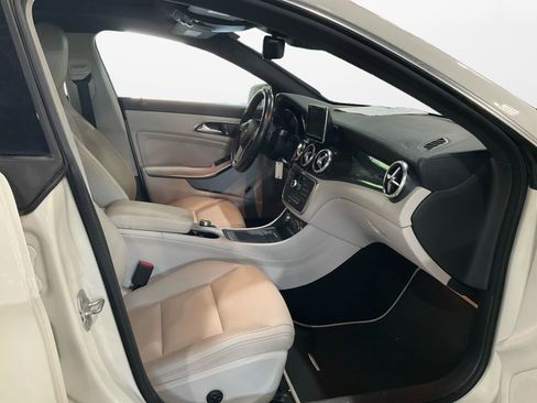 Used 2014 Mercedes-Benz CLA 250 image 15