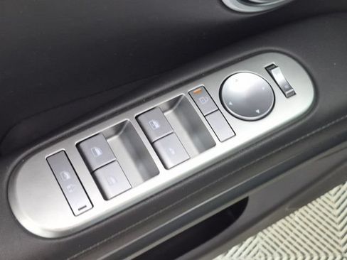 Used 2026 Hyundai Palisade SE FWD image 12
