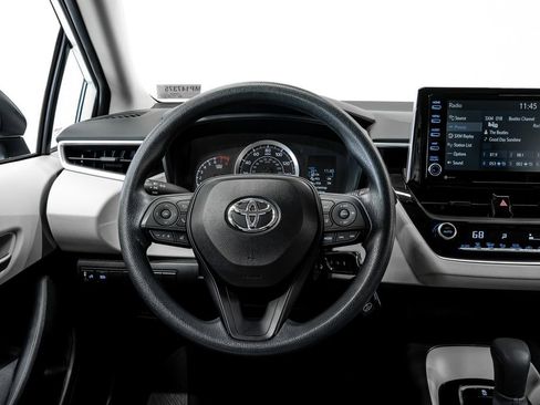 Used 2021 Toyota Corolla LE image 22