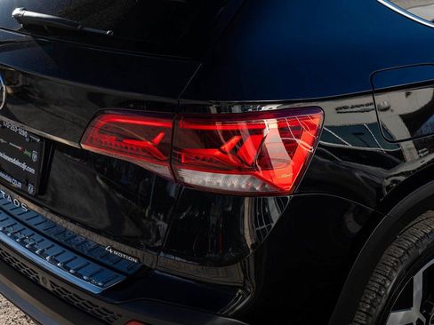 Used 2023 Volkswagen Taos SEL image 40