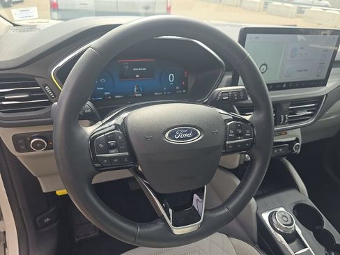 Used 2023 Ford Escape Platinum AWD/4WD image 10
