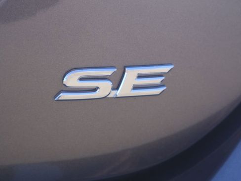 Used 2024 Toyota Camry SE FWD image 6