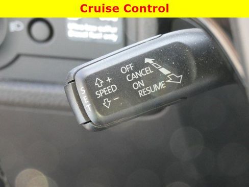 Used 2012 Volkswagen Touareg Executive image 25