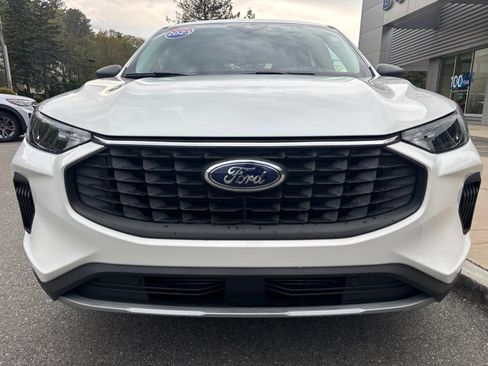 Used 2023 Ford Escape Active w/ Tech Pack #1 AWD/4WD image 9