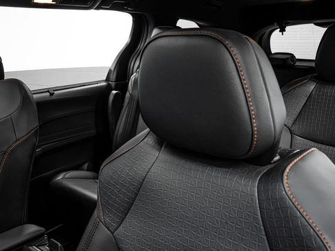 Used 2021 Toyota Sienna XSE image 36