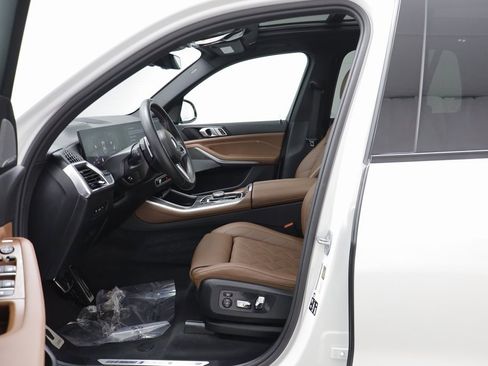 Used 2026 BMW X5 M60i image 5
