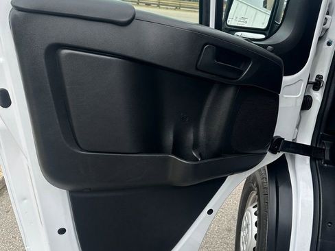 Used 2025 RAM ProMaster 2500 w/ Convenience Group FWD image 8