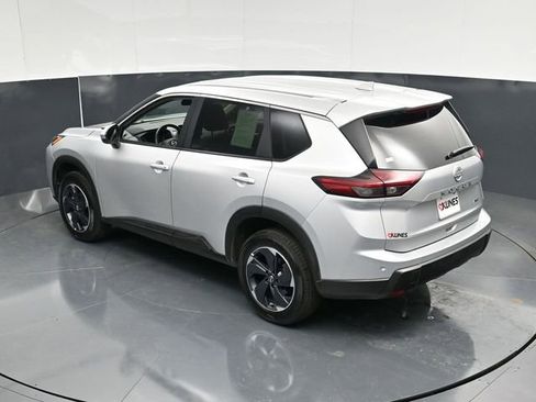 Used 2025 Nissan Rogue SV AWD/4WD image 48