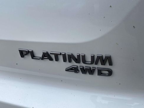 New 2026 Nissan Pathfinder Platinum image 8
