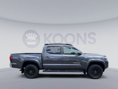 Used 2021 Toyota Tacoma SR5 AWD/4WD image 4