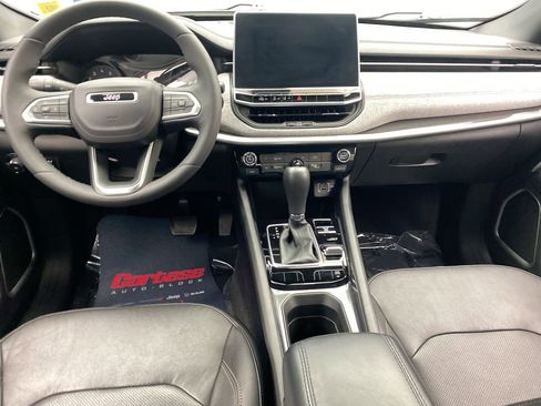 Used 2023 Jeep Compass Latitude AWD/4WD image 15