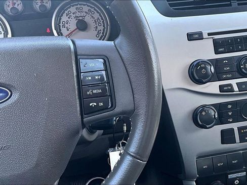 Used 2010 Ford Focus SE image 27