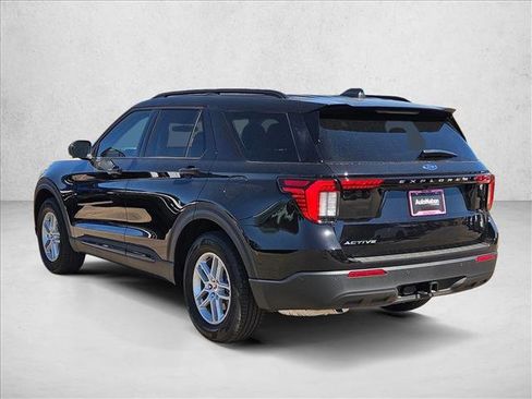 New 2026 Ford Explorer Active RWD image 9