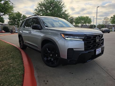 New 2026 Honda Pilot Black Edition image 2