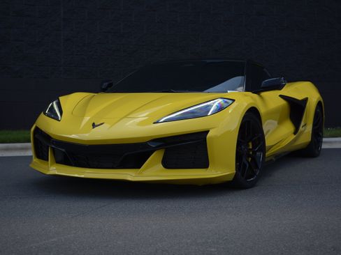Used 2025 Chevrolet Corvette Z06 w/ Stealth Interior Trim Package RWD image 36
