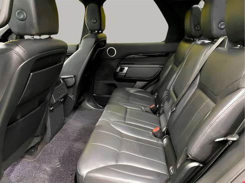 Used 2017 Land Rover Discovery SE image 23