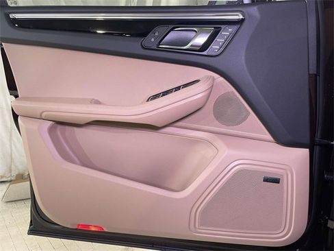 New 2026 Porsche Macan image 36