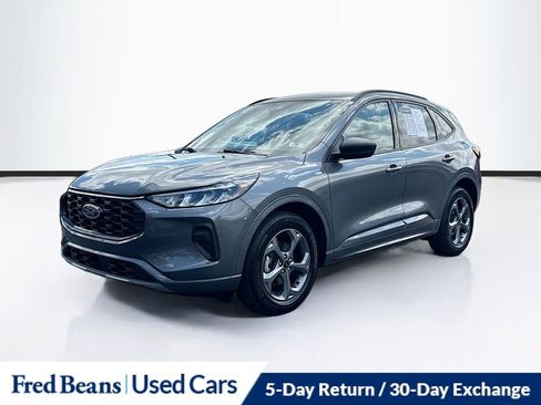 Used 2023 Ford Escape ST-Line w/ Tech Pack #1 AWD/4WD image 3