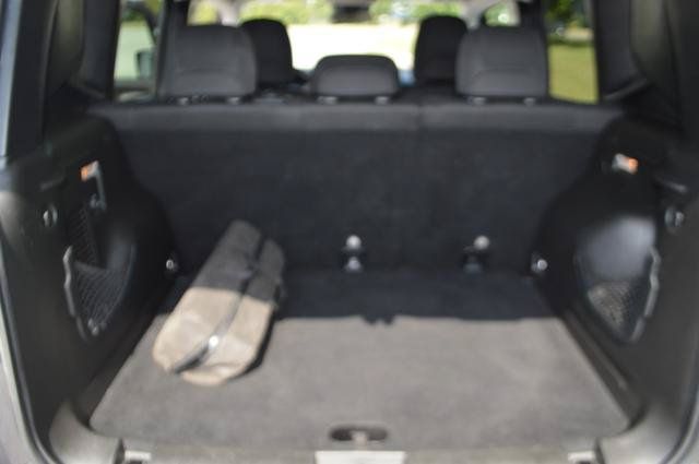 Used 2017 Jeep Renegade Latitude FWD image 18