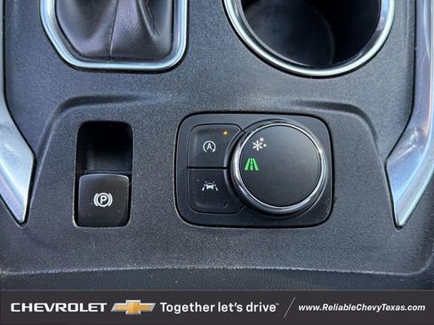 Used 2023 Chevrolet Traverse LT FWD image 19