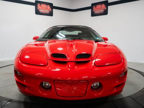 Used 1999 Pontiac Firebird Trans Am RWD image 5