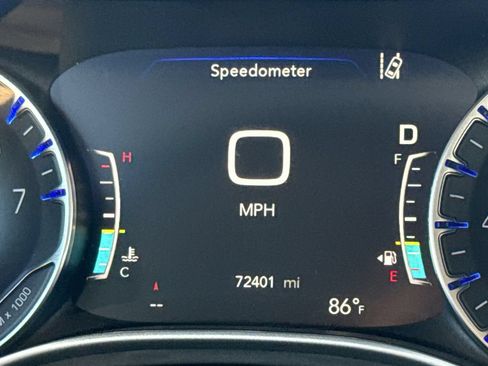 Used 2023 Chrysler Pacifica Touring-L FWD image 30