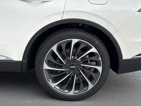 New 2026 Lincoln Aviator Reserve image 4