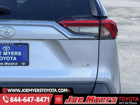 Used 2025 Toyota RAV4 LE image 9