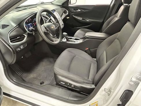 Used 2024 Chevrolet Malibu LT image 11