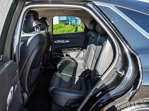 Used 2025 Genesis GV70 2.5T image 16