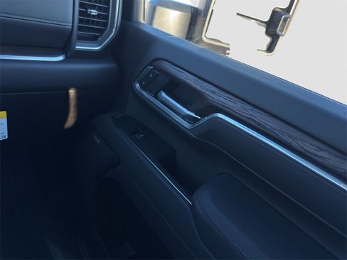 New 2026 GMC Sierra 2500 SLT w/ SLT Convenience Package image 29