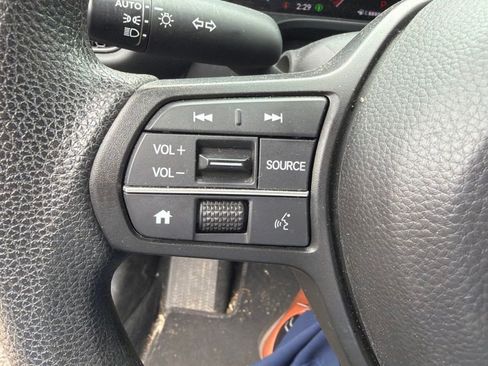 Used 2023 Honda HR-V LX image 16