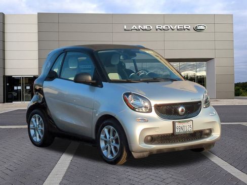 Used 2018 smart fortwo electric drive image 3