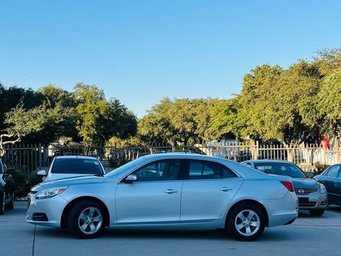 Used 2016 Chevrolet Malibu LT image 6
