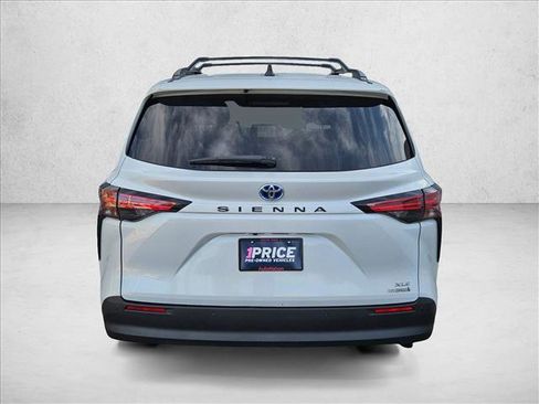 Used 2022 Toyota Sienna XLE FWD image 7