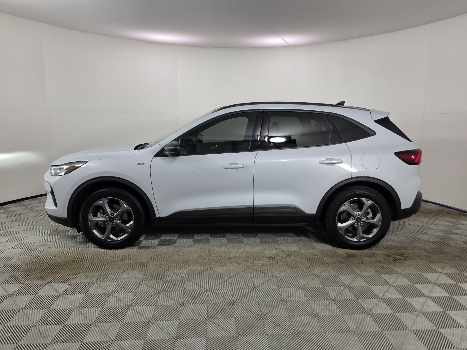 Used 2025 Ford Escape ST-Line w/ Equipment Group 301A FWD image 36